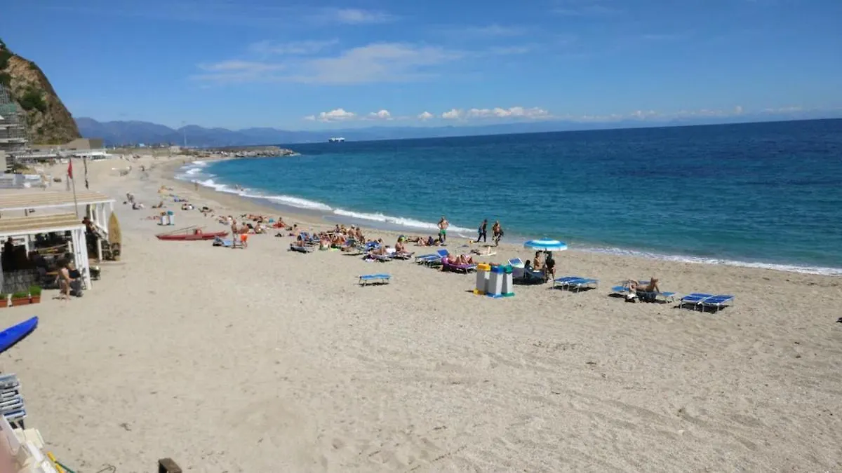 House Of Fly With Sea View, Front The Beach Savona 0*,